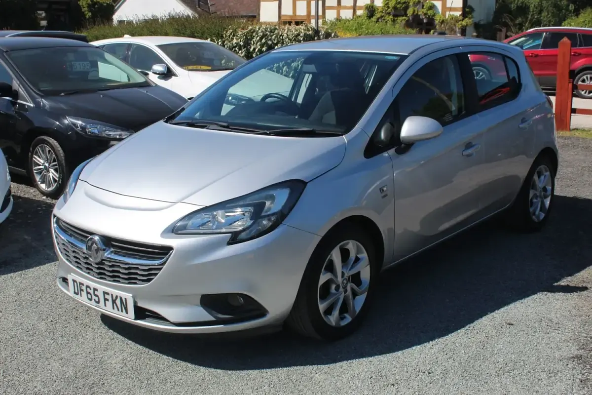 Second-hand Vauxhall Corsa 2015 Argintiu Hatchback