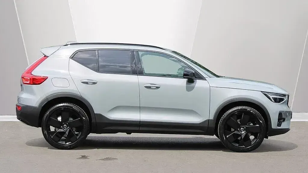 New Volvo XC40 Plus 2026 Grey SUV