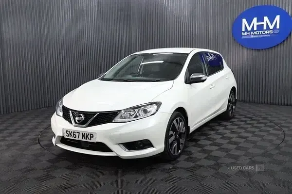 Used Nissan Pulsar Tekna 110 HP (80 kW) 2017 White Hatchback