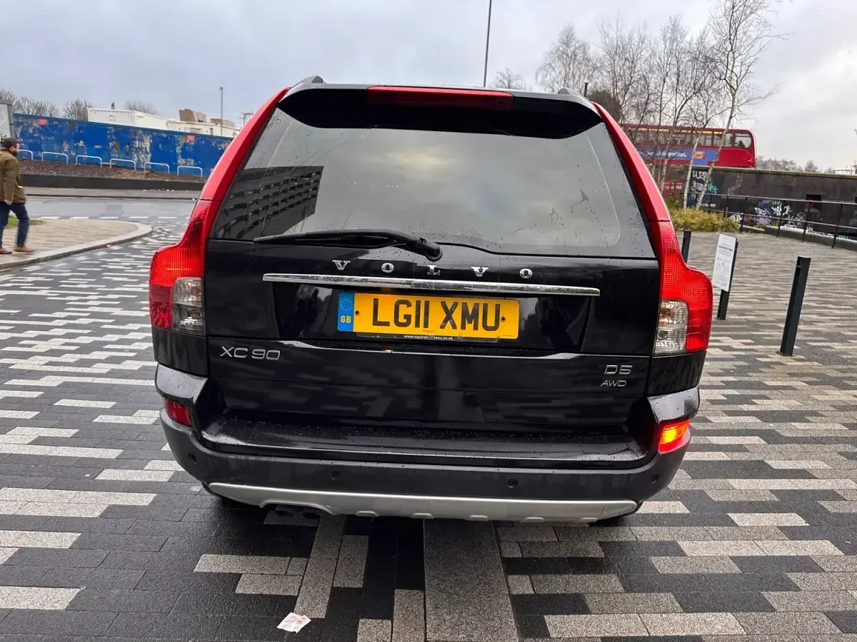 Used Volvo XC90 SE 200 HP (147 kW) 2011 Black SUV