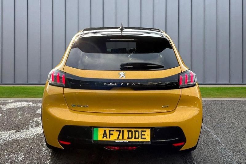 Used Peugeot e-208 GT 98 kW (134 HP) 2021 Yellow Hatchback