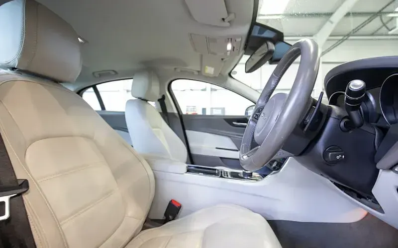 Used Jaguar XE Ingenium 200 HP (147 kW) 2019 Sedan