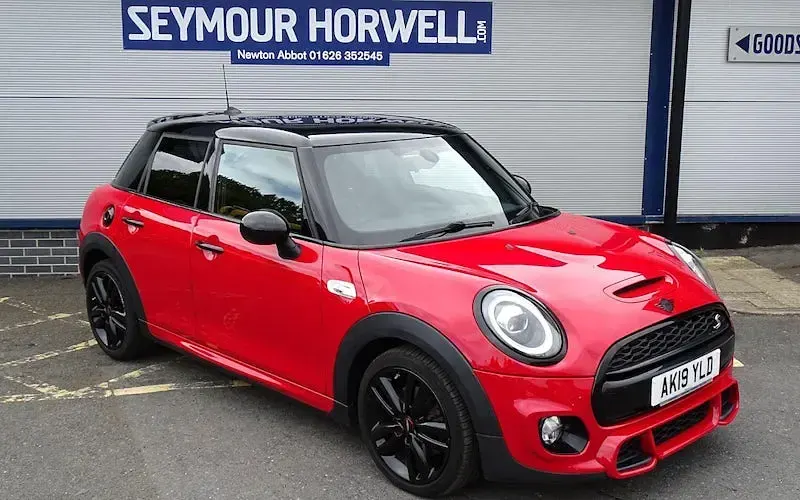 Used Mini Cooper S Hatch 192 HP (141 kW) 2019 Red Hatchback