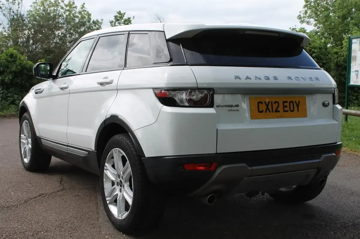 Used Land Rover Range Rover evoque Pure 150 HP (110 kW) 2012 White SUV