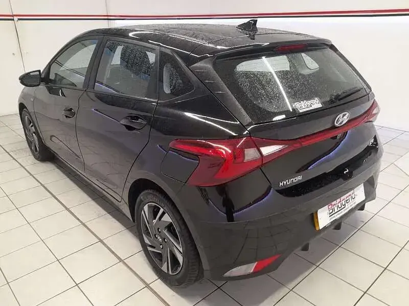 Used Hyundai i20 SE 100 HP (73 kW) 2023 Black Hatchback