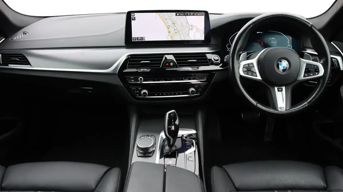 Usado BMW 530e M Sport 288 HP (211 kW) 2021 Cinzento