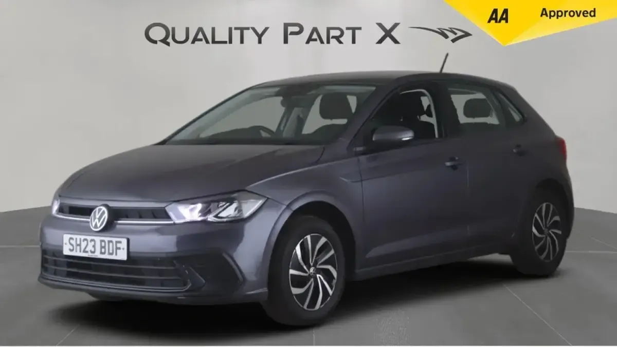 Begagnad VW Polo Life 2023 Grå Halvkombi