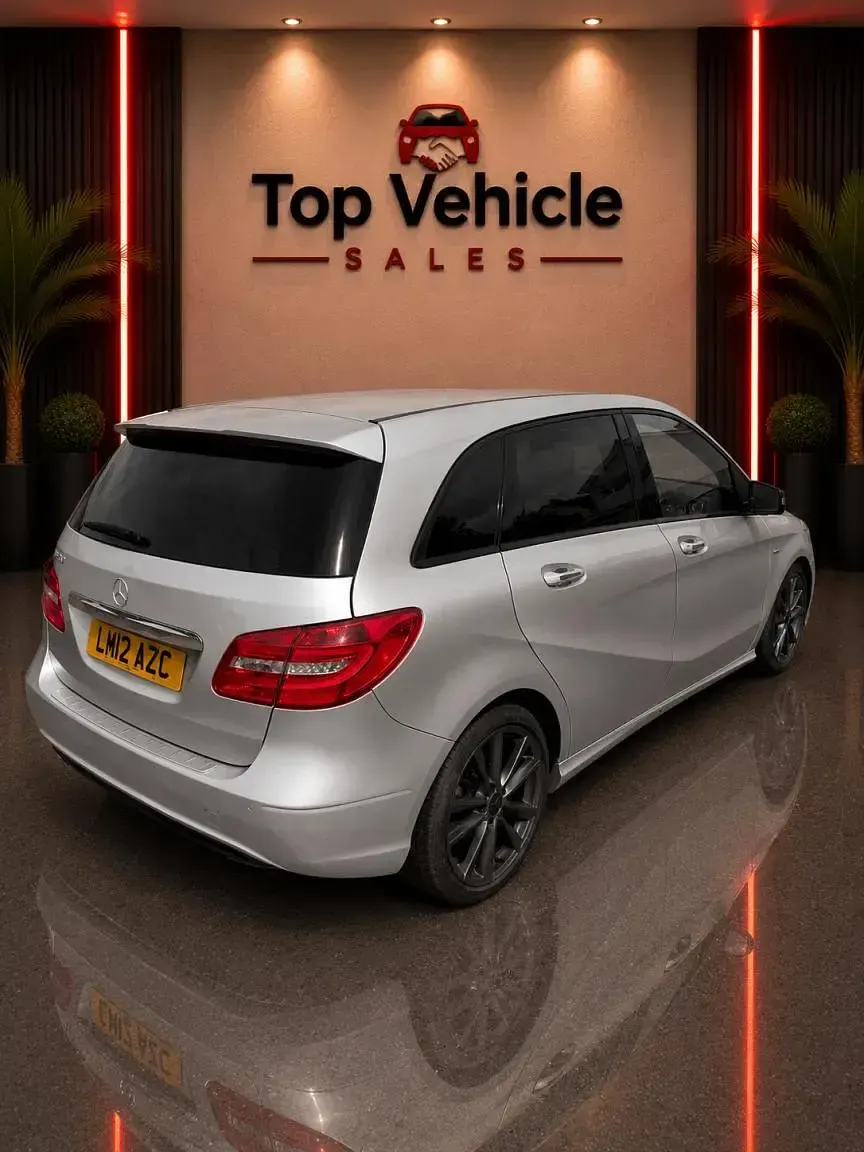 Used Mercedes B180 121 HP (88 kW) 2012 Silver Hatchback