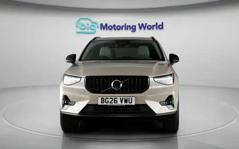 Used Volvo XC40 Plus 163 HP (119 kW) 2026 Gold SUV