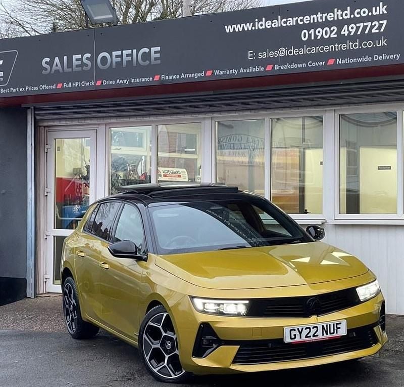 Yellow Used 2022 Vauxhall Astra Ultimate Hatchback | £12,495 (Super price) - Image 1/3