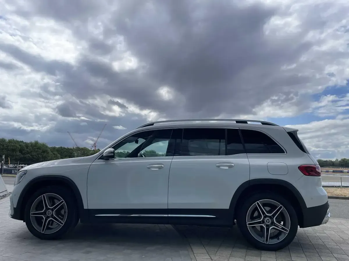 Used Mercedes GLB220 AMG Line Premium 2024 White SUV