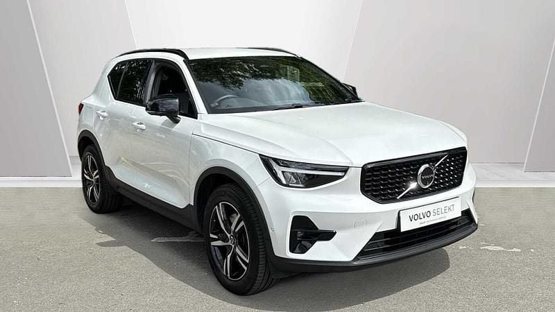 Used 2023 Volvo XC40 Plus SUV | £28,699 (Fair price) - Image 1/3