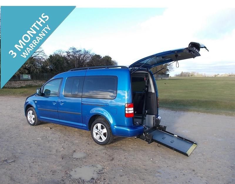 Blue Used 2014 VW Caddy Maxi Life Life MPV | £10,950 (Expensive) - Image 1/4