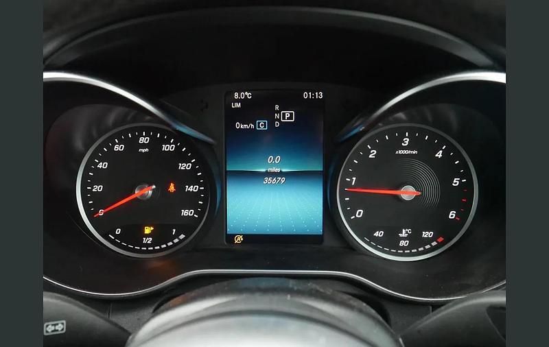 Used Mercedes C300 AMG Line Premium 241 HP (177 kW) 2019 White Coupe