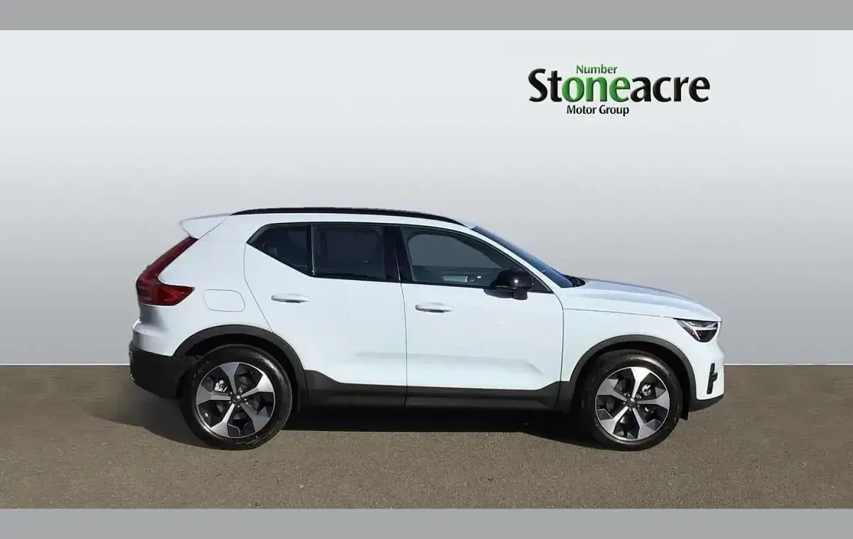 New Volvo XC40 Plus 161 HP (118 kW) 2026 Blue SUV