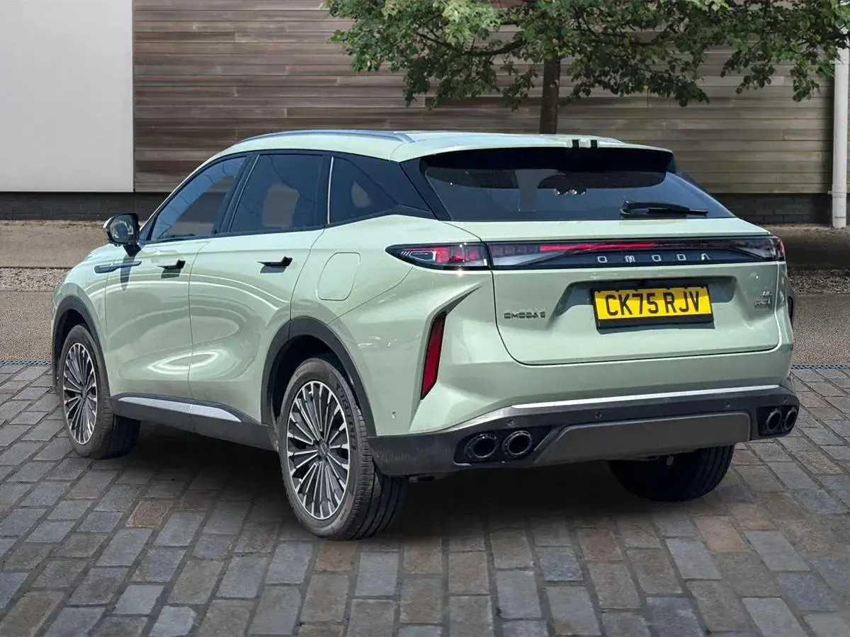 Used Omoda 9 537 HP (394 kW) 2025 Green SUV