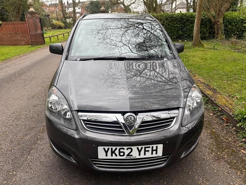 Used Vauxhall Zafira 115 HP (84 kW) 2012 Grey MPV