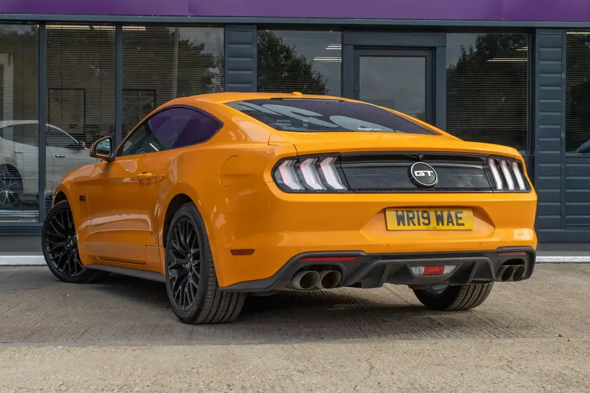Used Ford Mustang GT Fastback 450 HP (330 kW) 2019 Orange Coupe