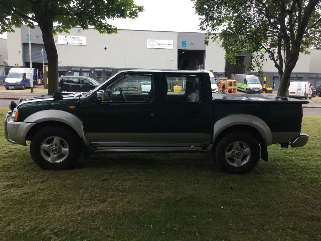 Used Nissan Navara 2004 Green Pickup