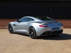 Used Aston Martin Vanquish 573 HP (421 kW) 2013 Silver Coupe