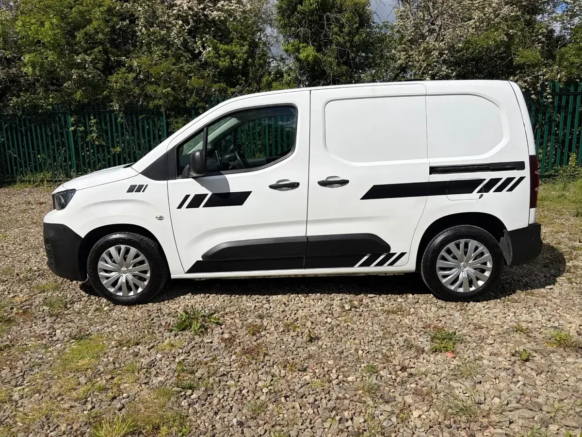 Used Peugeot Partner 131 HP (96 kW) 2020 White MPV