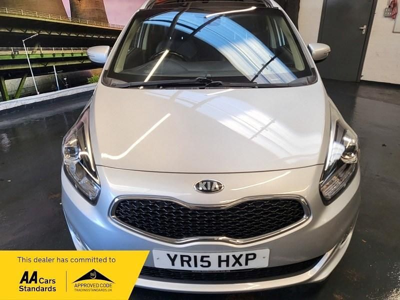 Used Kia Carens 134 HP (98 kW) 2015 Silver MPV