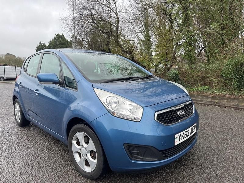 Used Kia Venga 123 HP (90 kW) 2013 Blue Hatchback