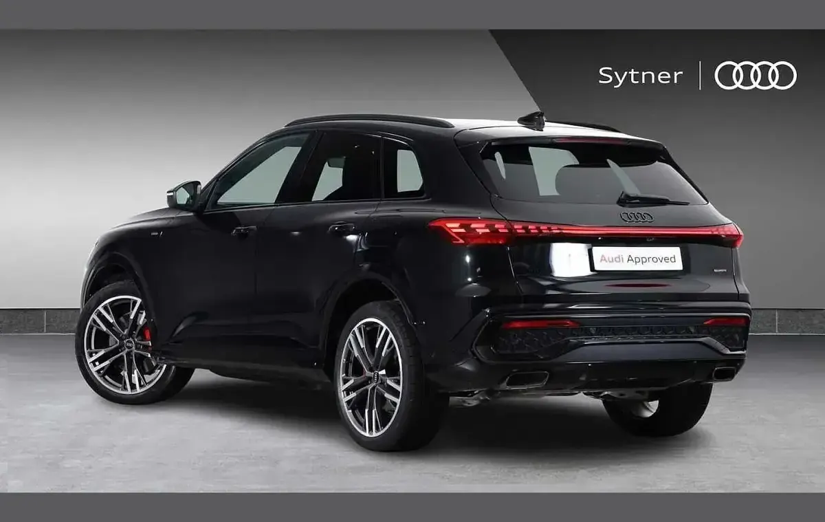 New Audi Q5 Comfort 295 HP (216 kW) 2026 Black SUV