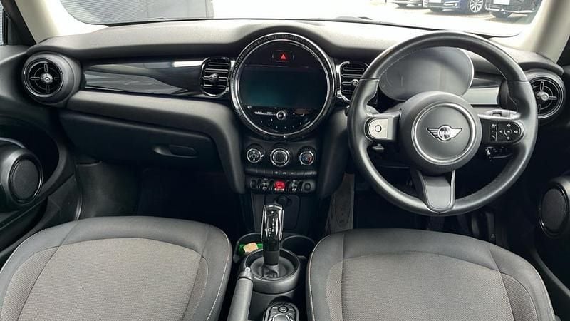 Used Mini Cooper Classic 136 HP (100 kW) 2021 Red Hatchback