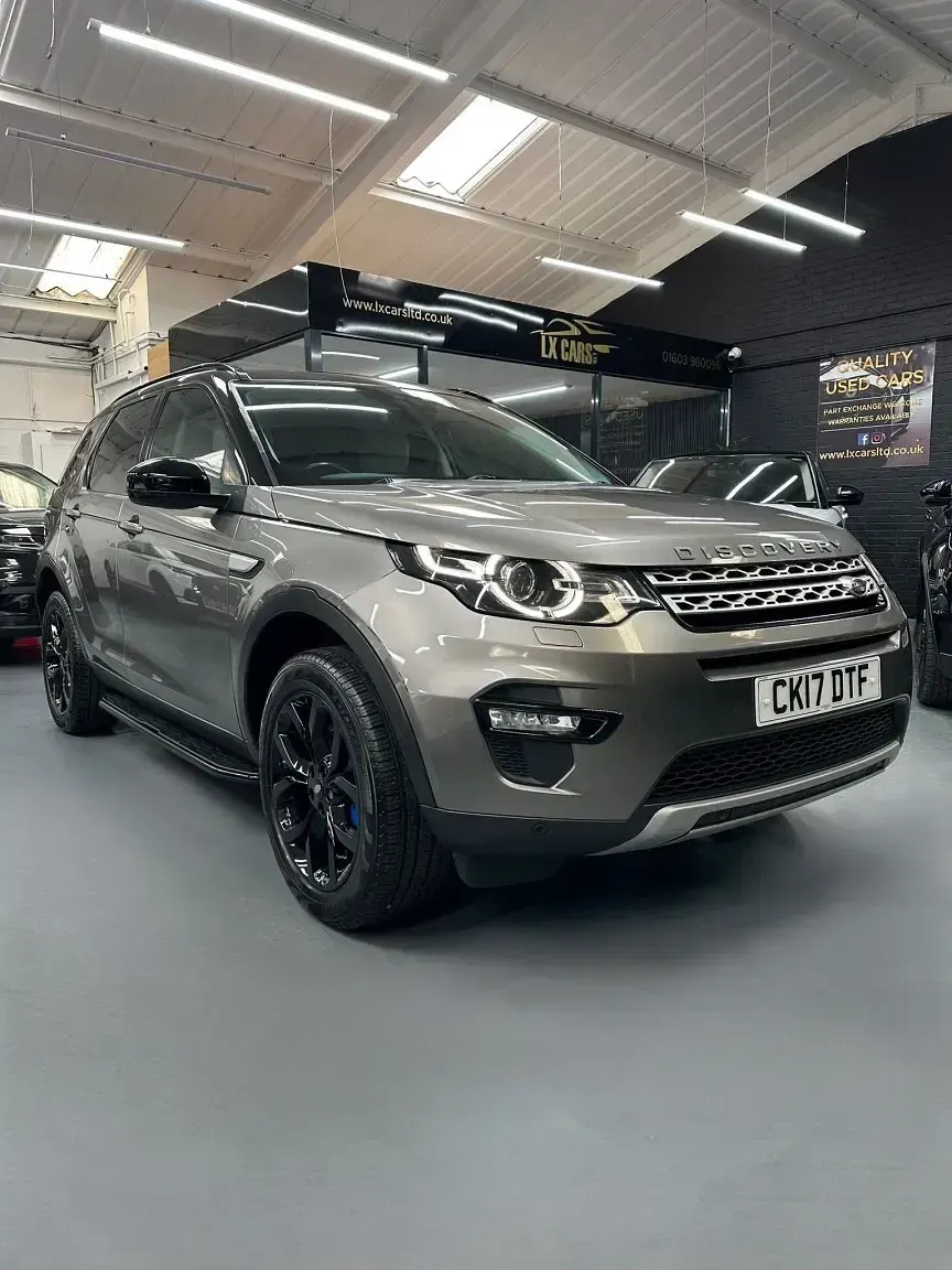 Second-hand Land Rover Discovery Sport HSE 180 CP (132 kW) 2017 Argintiu SUV
