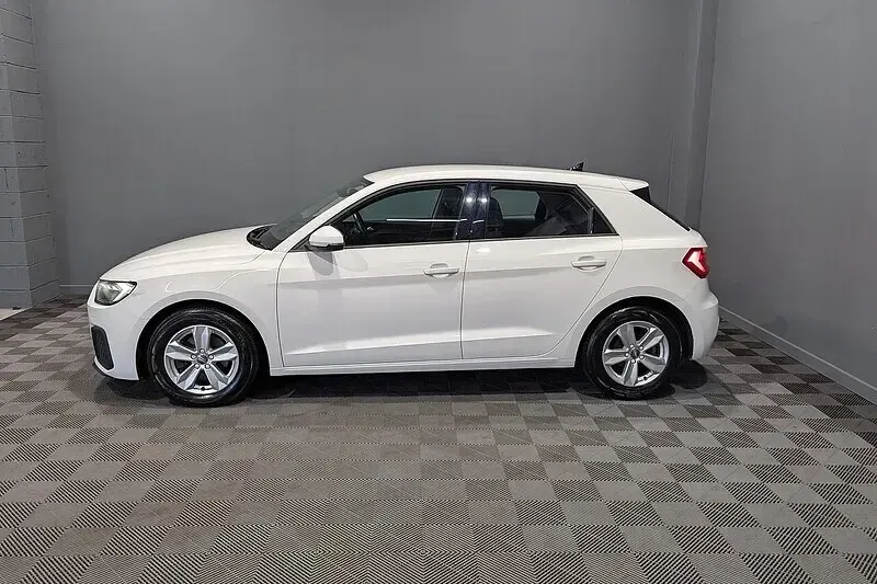 Used Audi A1 Sportback Design 116 HP (85 kW) 2020 White Hatchback