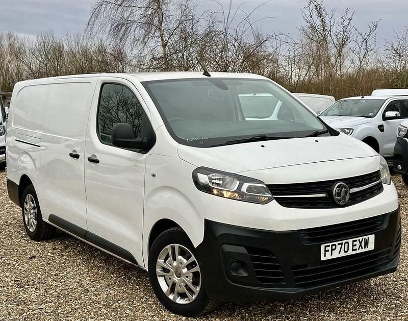 Second-hand Vauxhall Vivaro S 120 CP (88 kW) 2020 Alb Monovolum