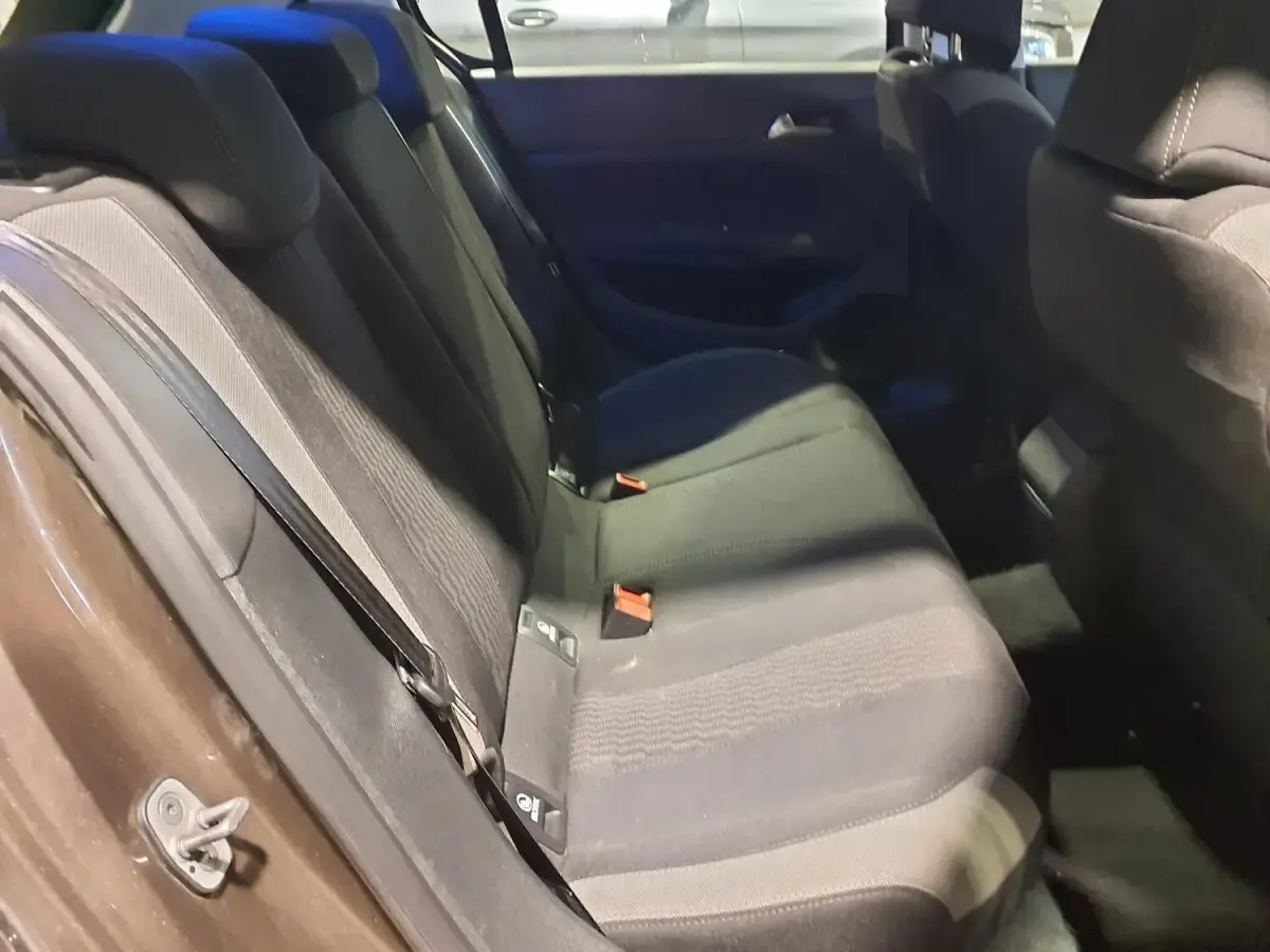 Begagnad Peugeot 308 Active 2015 Grå Halvkombi