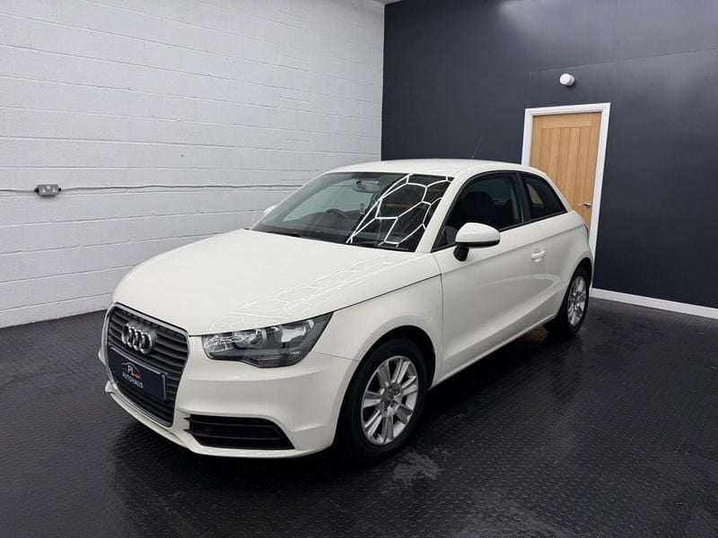 Begagnad Audi A1 Comfort 86 HK (63 kW) 2011 Vit Halvkombi