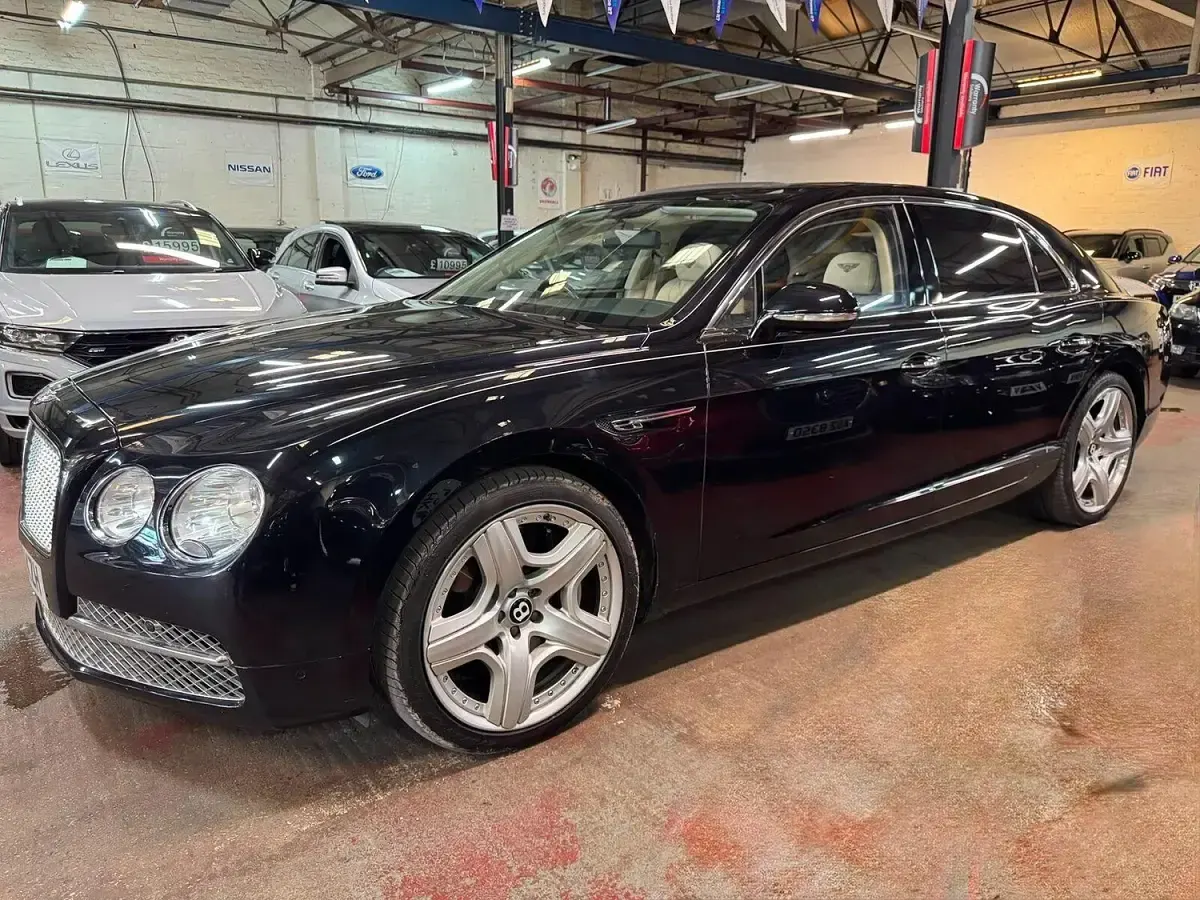 Used Bentley Flying Spur Mulliner 625 HP (459 kW) 2015 Black Sedan