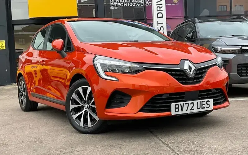 Used Renault Clio Iconic 140 HP (102 kW) 2022 Hatchback