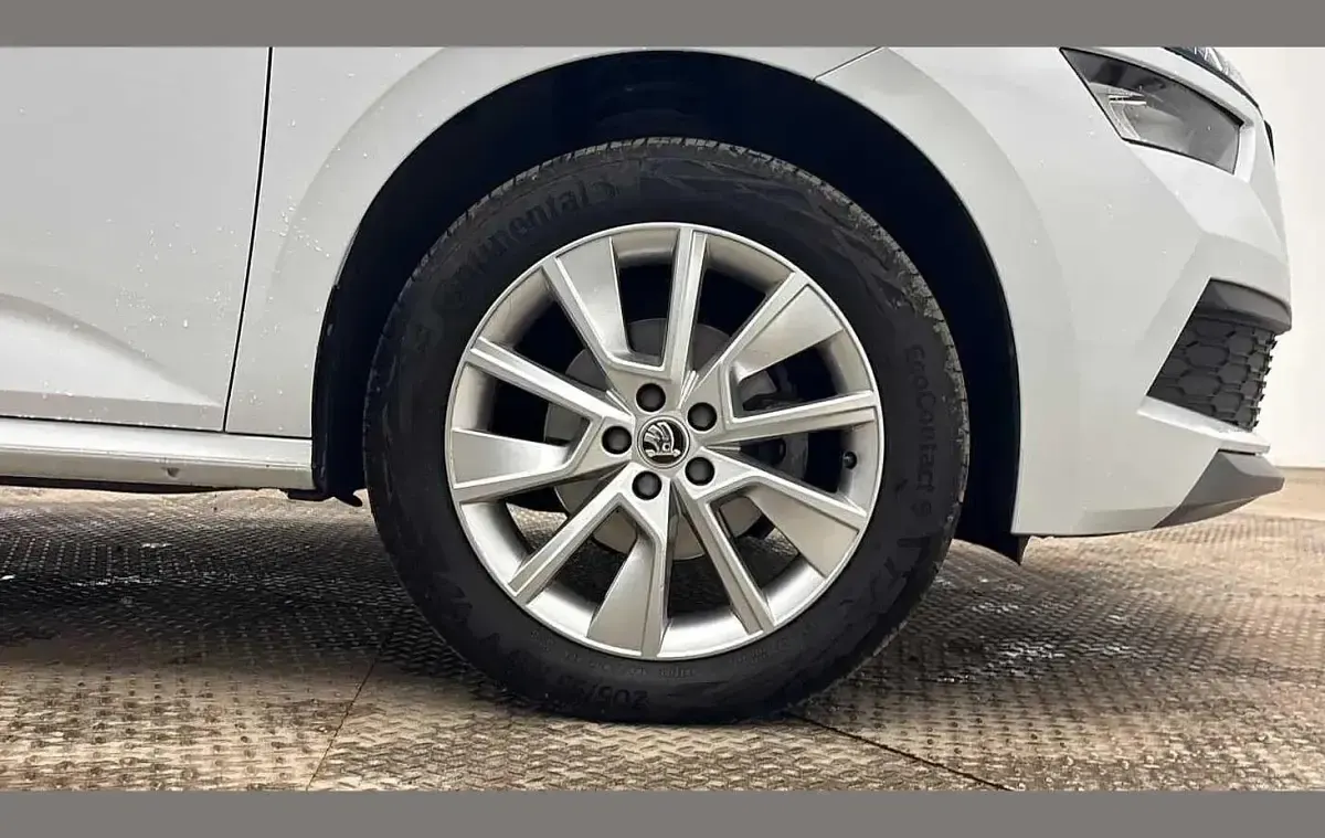 Used Skoda Kamiq SE 115 HP (84 kW) 2023 White SUV
