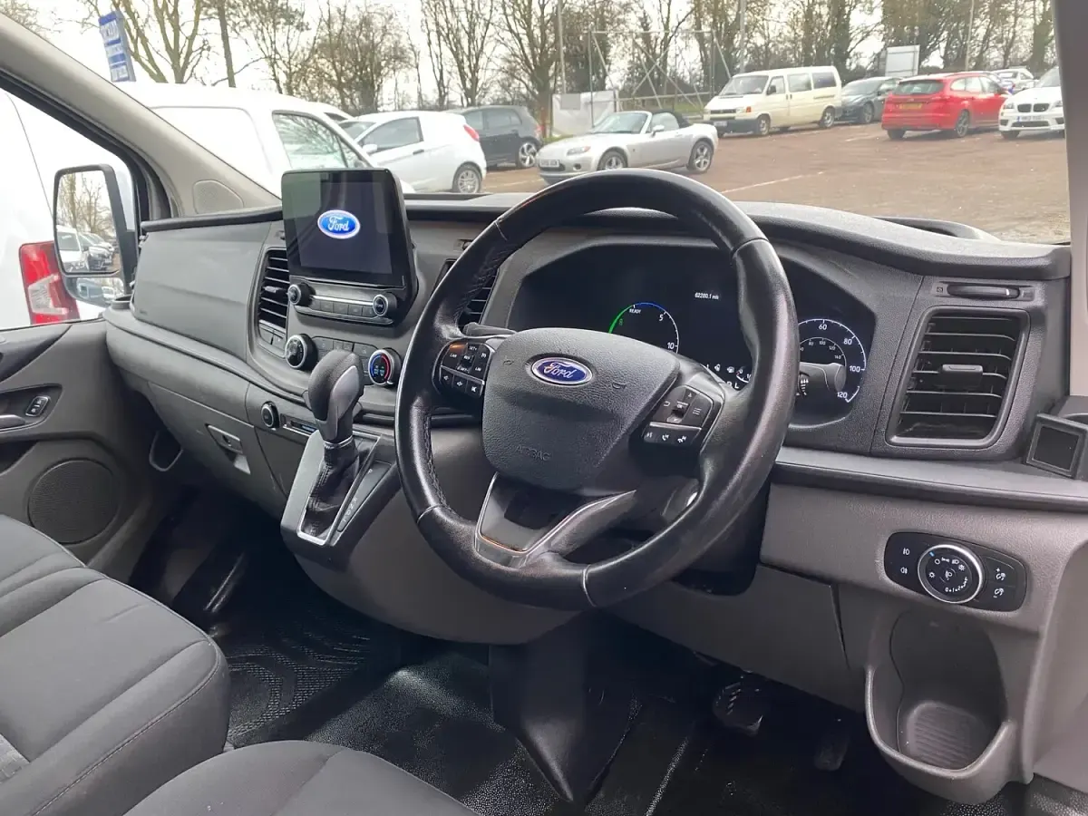 Used Ford Transit Custom Trend 2021 White Van