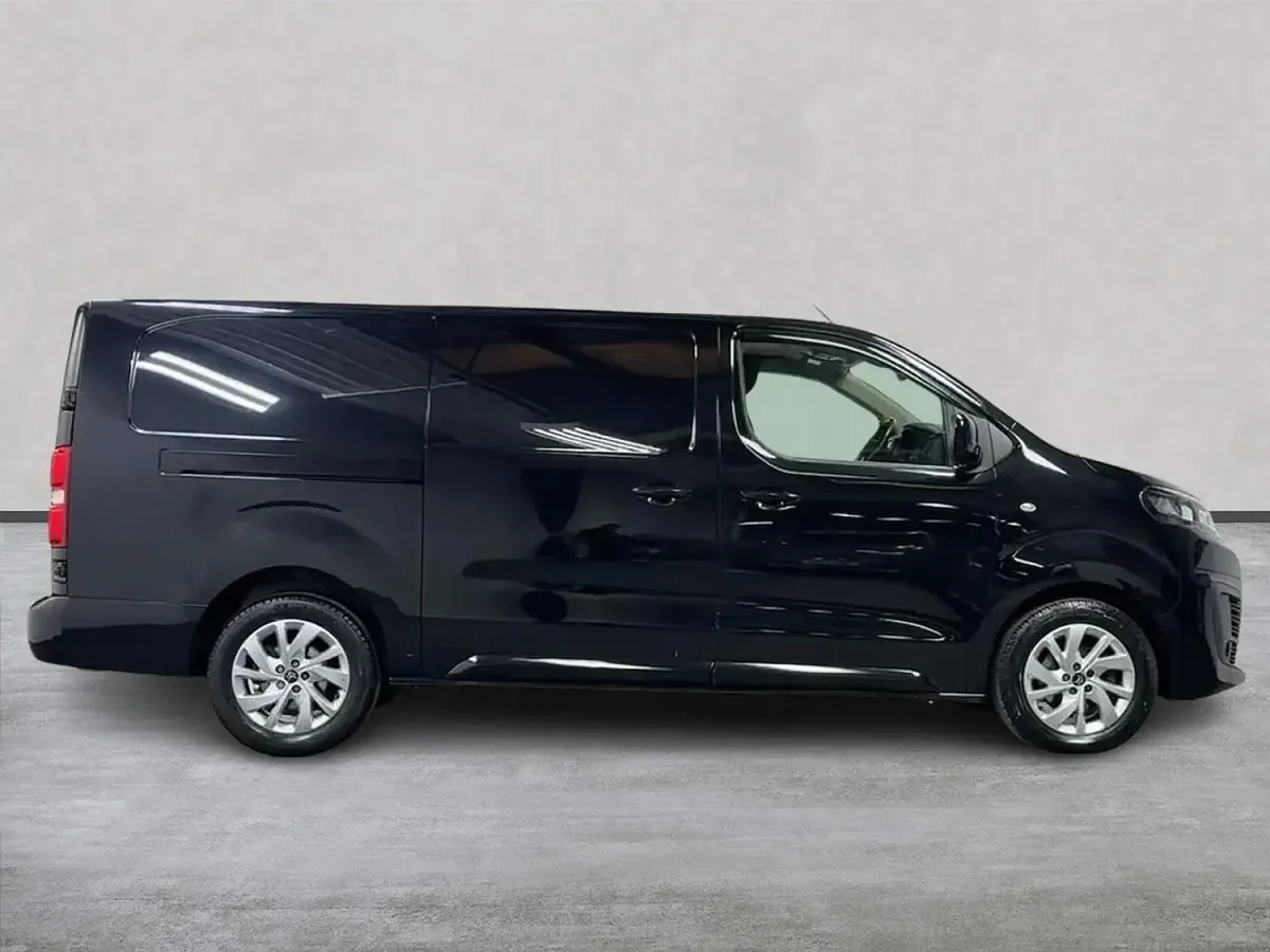 Używany Citroën Dispatch 180 KM (132 kW) 2022 Czarny Minivan