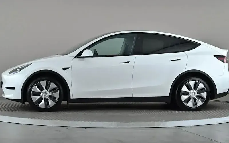 Used Tesla Model Y Long Range AWD 286 kW (389 HP) 2025 SUV