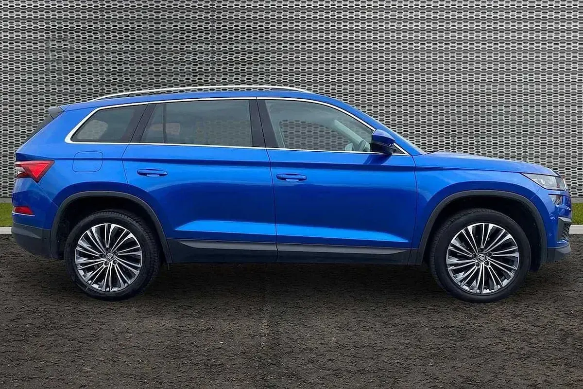 Used Skoda Kodiaq SE L Executive 110 HP (80 kW) 2023 Race blue metallic SUV