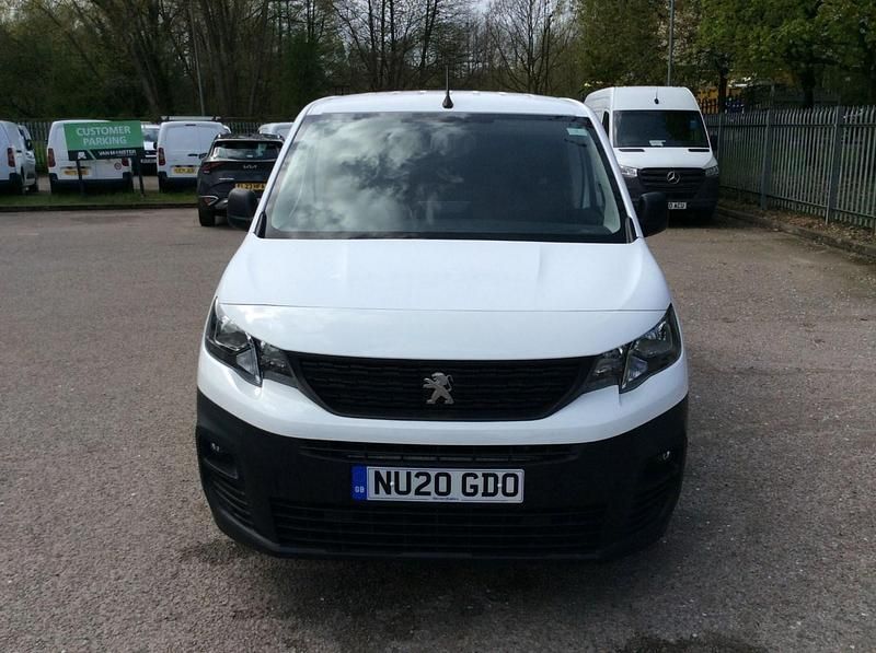 Used Peugeot Partner 2020 White MPV