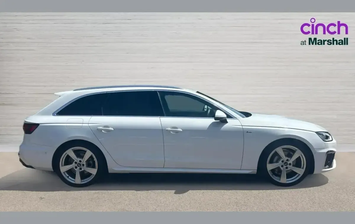 Used Audi A4 S-Line 204 HP (150 kW) 2024 White Estate