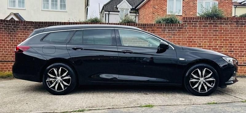 Used Vauxhall Insignia SRi 165 HP (121 kW) 2018 Black Estate