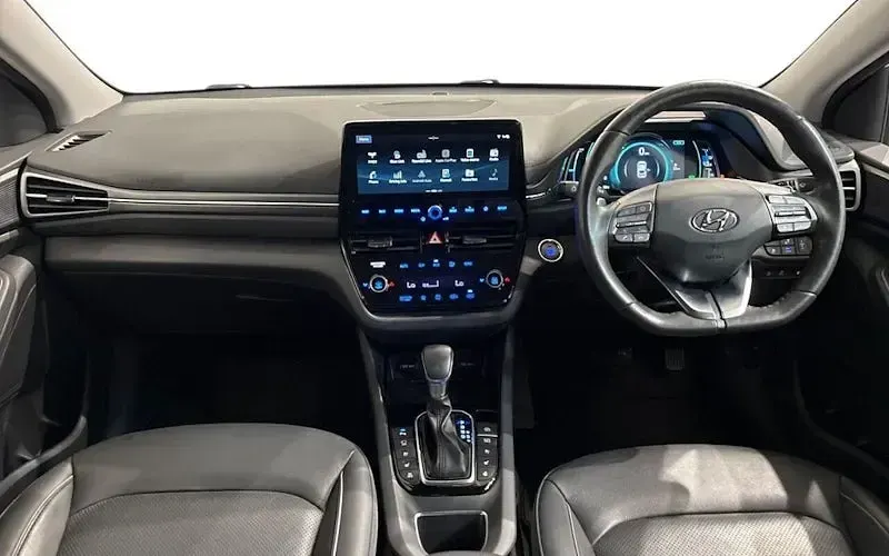 Used Hyundai Ioniq Premium SE 141 HP (103 kW) 2021 White Hatchback
