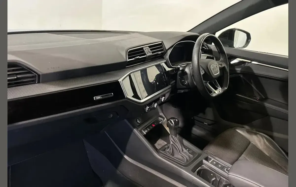 Used Audi Q3 Black Edition 150 HP (110 kW) 2022 Blue SUV