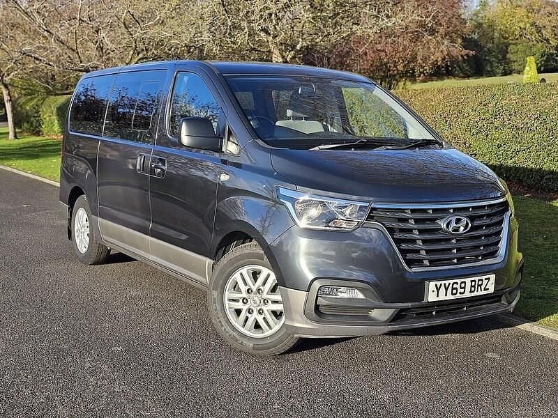 Grey Used 2019 Hyundai I800 SE MPV | £15,490 (Fair price) - Image 1/4