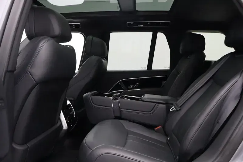 Second-hand Land Rover Range Rover Autobiography 441 CP (324 kW) 2023 Gri SUV
