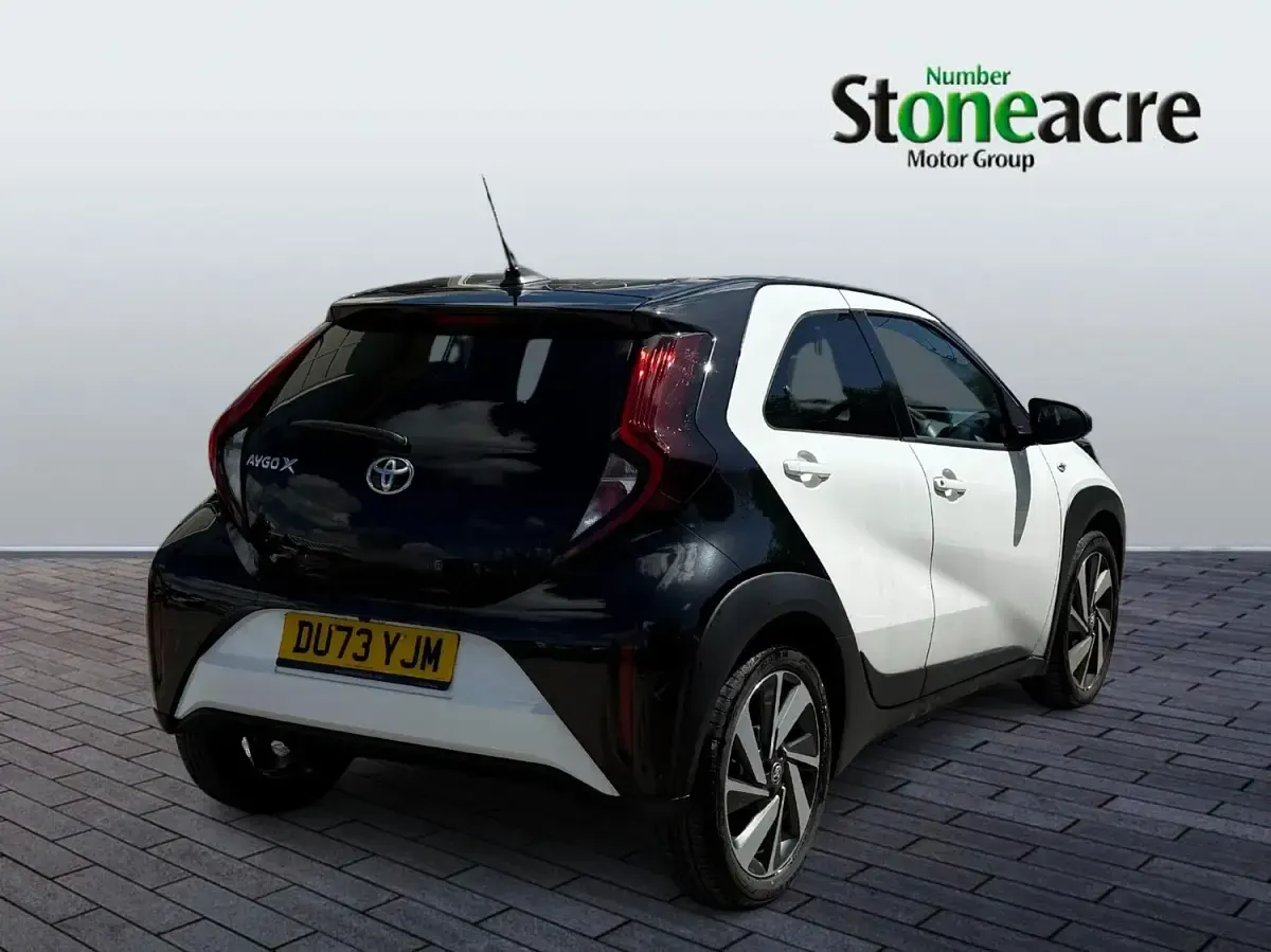 Used Toyota Aygo X 72 HP (52 kW) 2023 White SUV
