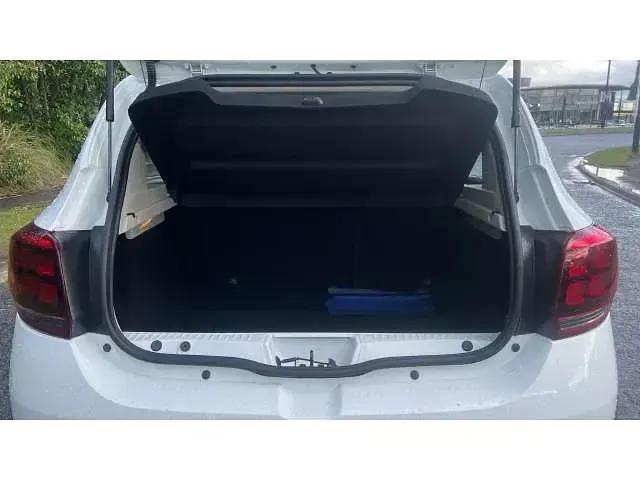 Używany Dacia Sandero Comfort 90 KM (66 kW) 2019 Biały Hatchback